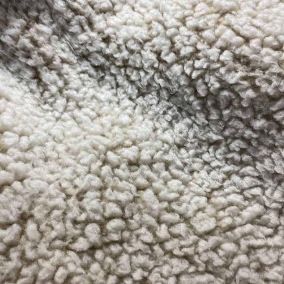 Eddie Bauer Cream Sherpa Open Vest Size Large - Picture 5 of 8